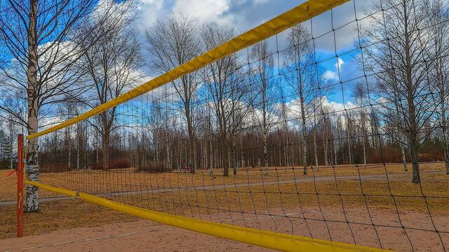 Volleyball Training Nets and Solo Drills for Serving and Setting